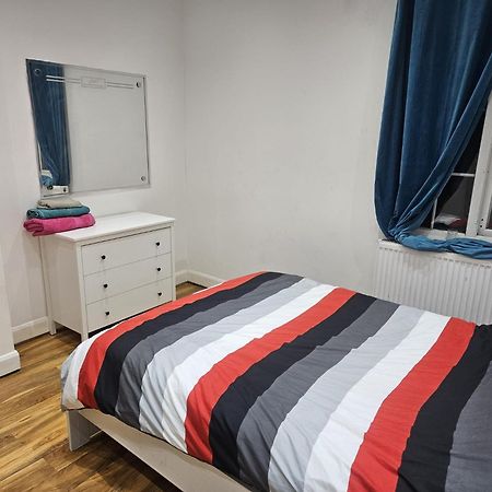 2 Bedroom Flat - Travel Direct To Heathrow/Central ロンドン エクステリア 写真