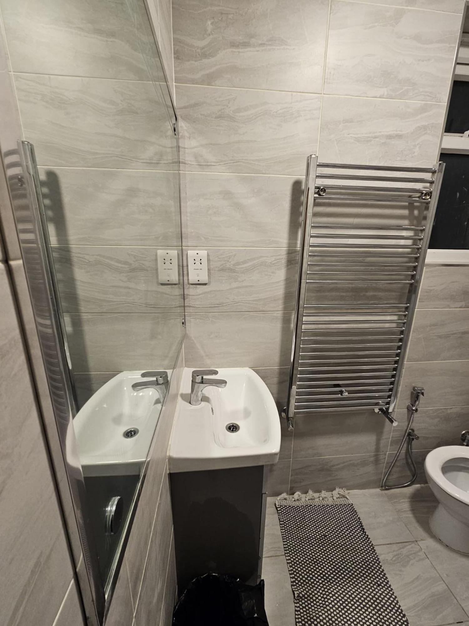 2 Bedroom Flat - Travel Direct To Heathrow/Central ロンドン エクステリア 写真