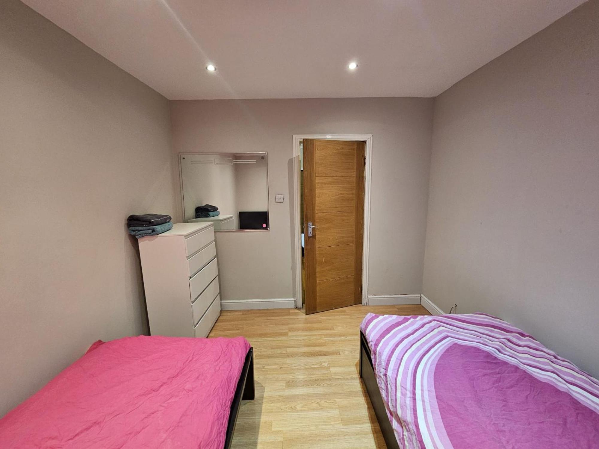 2 Bedroom Flat - Travel Direct To Heathrow/Central ロンドン エクステリア 写真