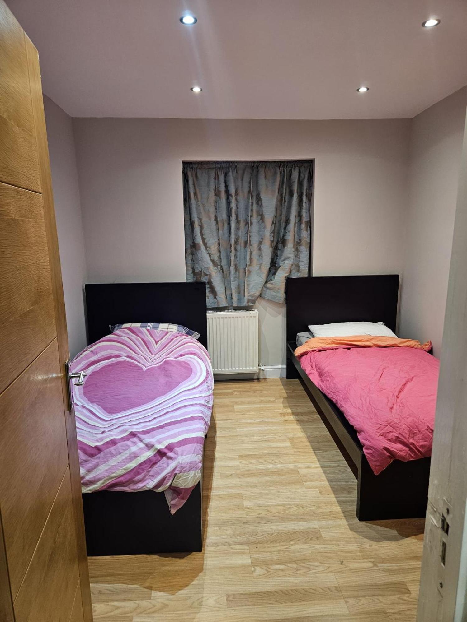 2 Bedroom Flat - Travel Direct To Heathrow/Central ロンドン エクステリア 写真